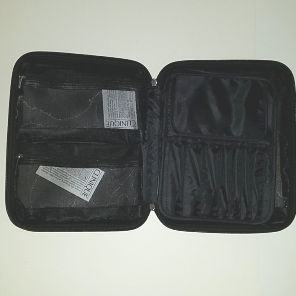 Von Mour Clinique makeup Brush case